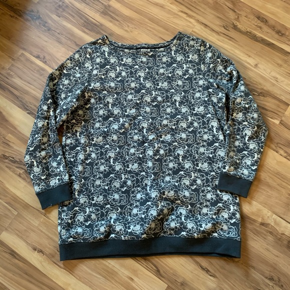 Banana Republic Tops - Banana Republic floral print sweatshirt  size XL